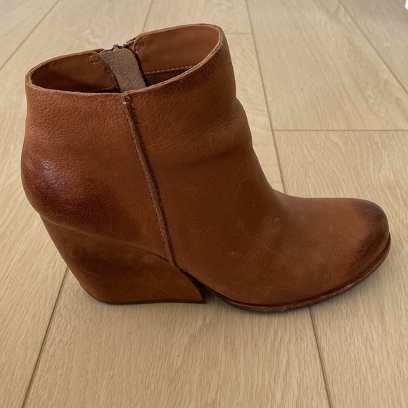 Kork-Ease, Ankle Bootie, Cognac Leather, Great condition, Size 9 - Picture 3 of 6